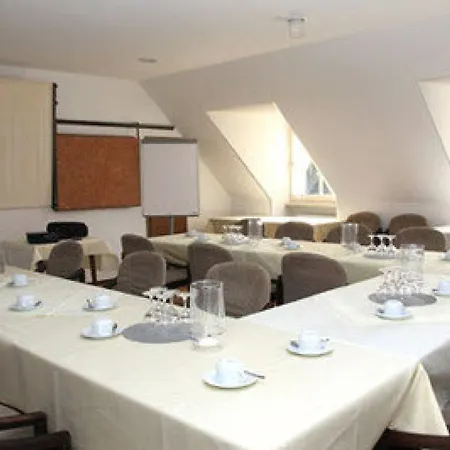 Aust - Hotel 3*